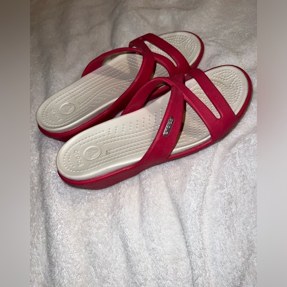 Crocs sandals pink size 7 for lady - Picture 2 of 5